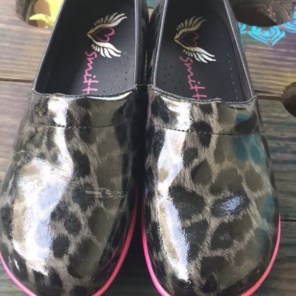 smitten nursing clogs